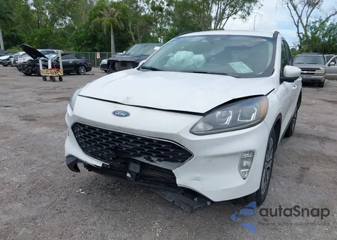 2020 Ford Escape Sel z USA, uszkodzony, nr VIN 1FMCU0H66LUA93786